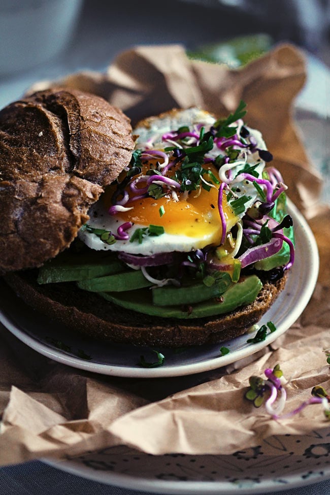 Avocado-Egg-Sandwhich-with-Sprouts