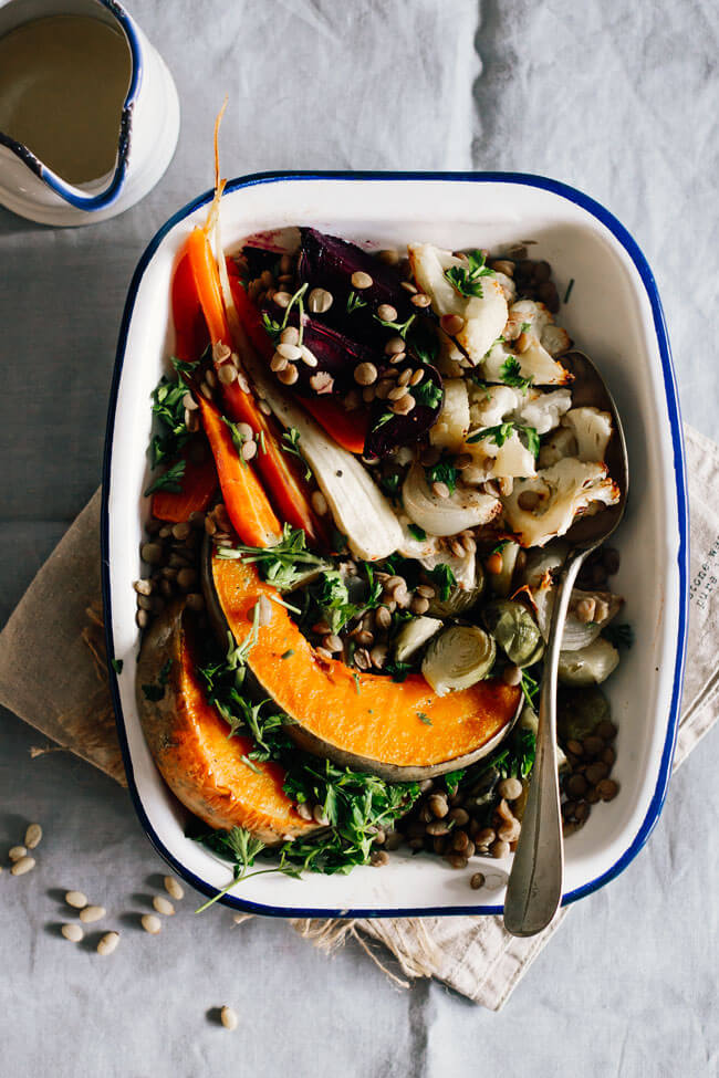 Roasted veggies with spicy Dijon dressing and lentils, for a nourishing dinner #vegan #pumpkin #thanksgiving | TheAwesomeGreen