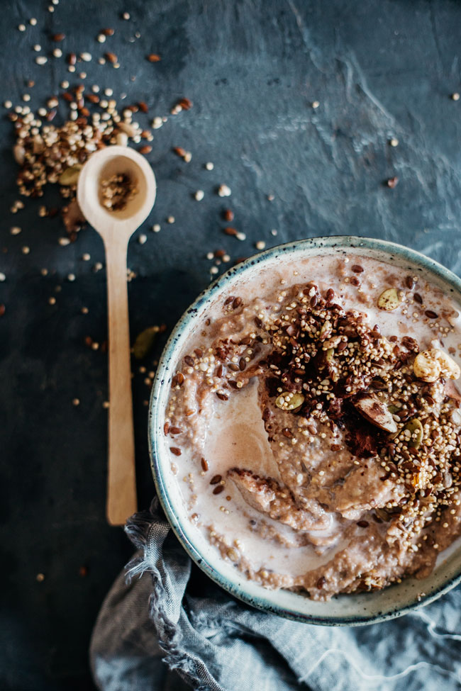 Chocolate Whipped Porridge with Quinoa Crunch #breakfast #vegan | TheAwesomeGreen.com