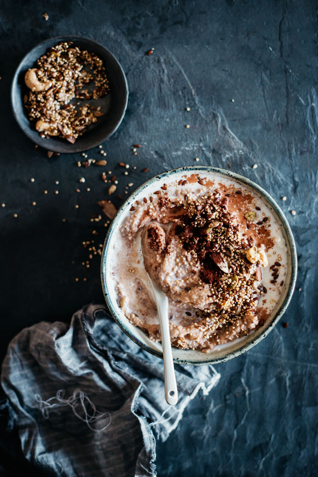 Whipped Porridge with Nutty Quinoa Crunch #chocolate | TheAwesomeGreen.com