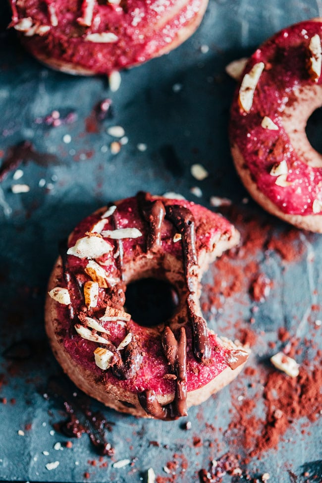 Baked Chocolate Doughnuts with Raspberry Glaze #vegan| TheAwesomeGreen.com