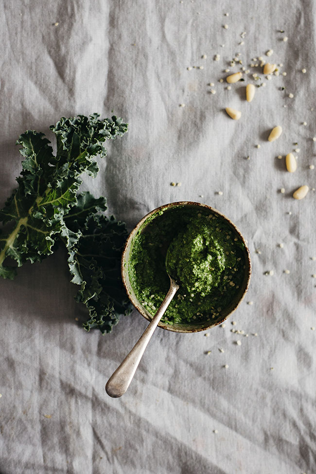 Vegan Kale Pesto | TheAwesomeGreen.com