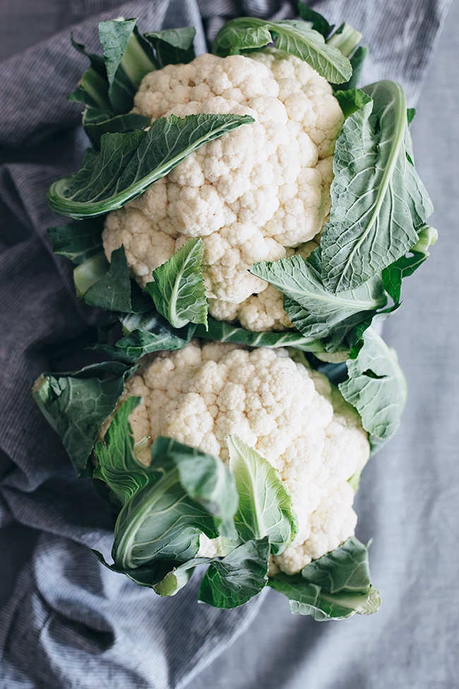Fresh cauliflower, the main ingredient of my creamy cauliflower soup #vegan | TheAwesomeGreen.com