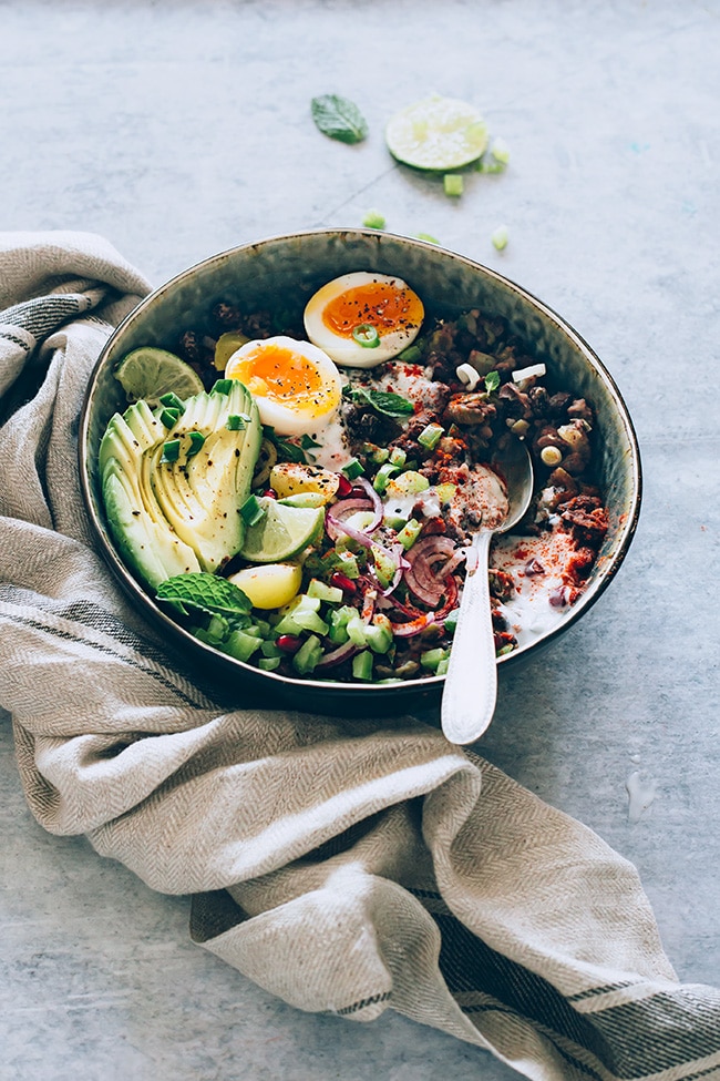 Loaded black bean stew with eggs and avocado | TheAwesomeGreen.com