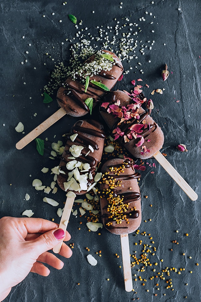 Easy vegan chocolate ice-cream, with funky toppings #vegan | TheAwesomeGreen.com