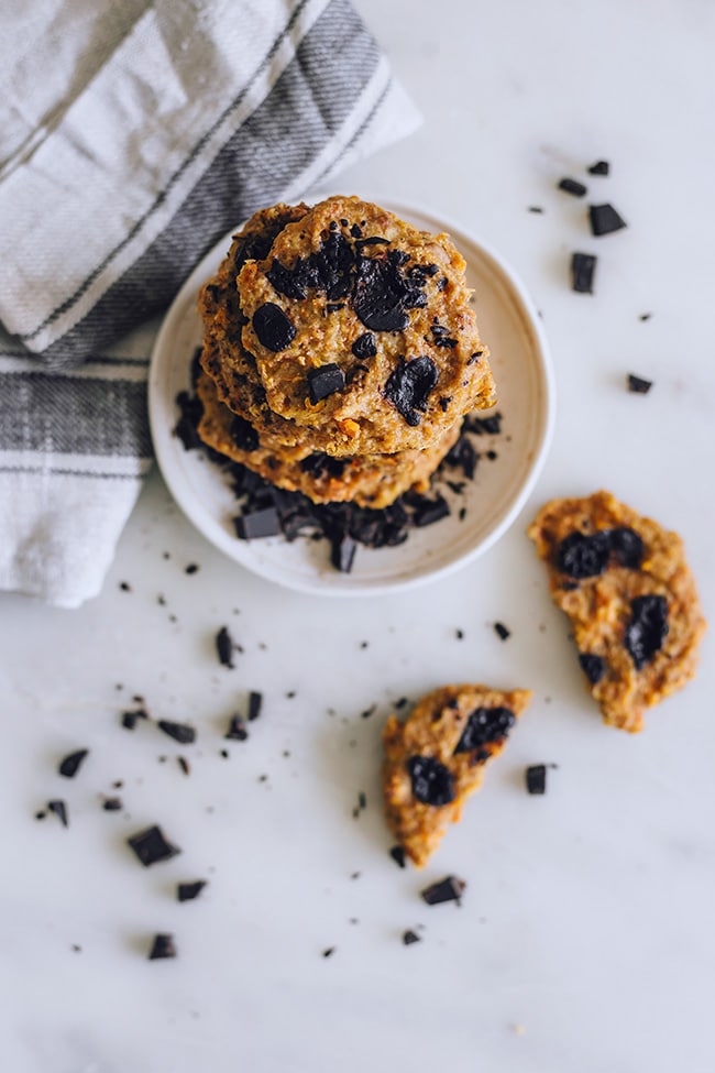 GF pumpkin cookies with dark chocolate chips #glutenfree | TheAwesomeGreen.com