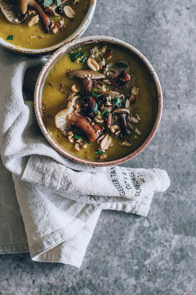 Wild mushrooms vegan soup #fall | TheAwesomeGreen.com