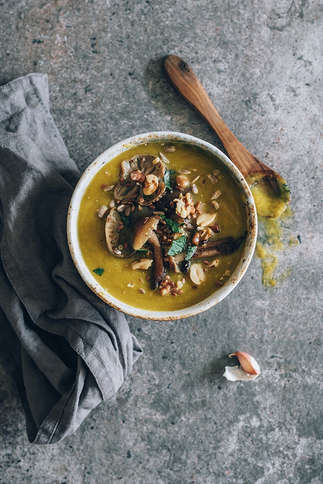 Vegan wild mushroom soup #fall #vegan #wildmushrooms | TheAwesomeGreen.com