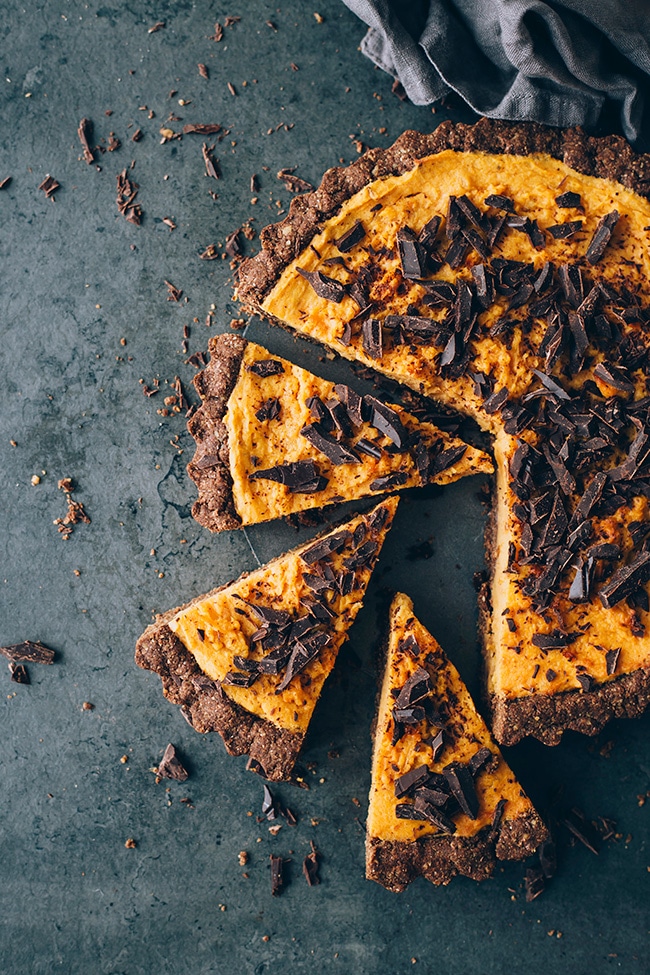 Vegan sweet potato pie with chocolate chunks and walnut crust #dessert #thanksgiving #sweetpotato #foodstyling #foodphotography | TheAwesomeGreen.com