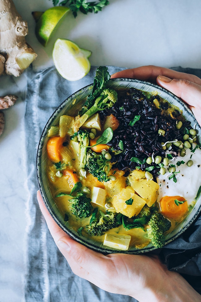 Thai curry, a comforting vegan meal #vegan #detox | TheAwesomeGreen.com