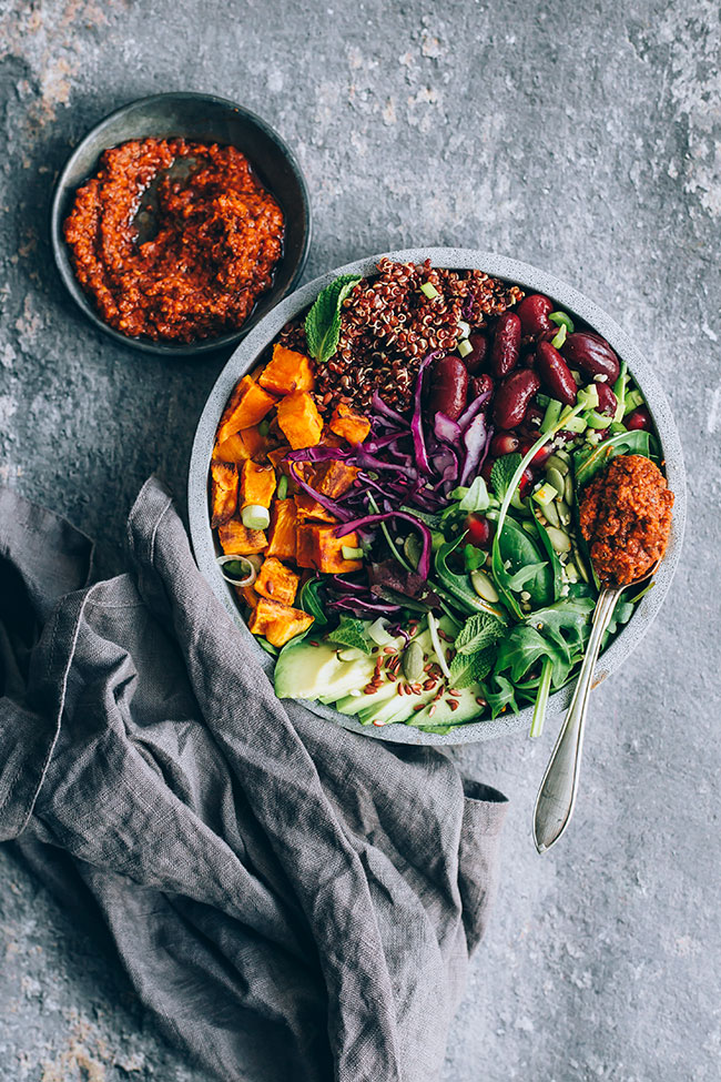 Filling Buddha bowl with sun-dried tomato dressing #buddhabowl #winterbowl #salad #detox #healthy #vegan | TheAwesomeGreen.com