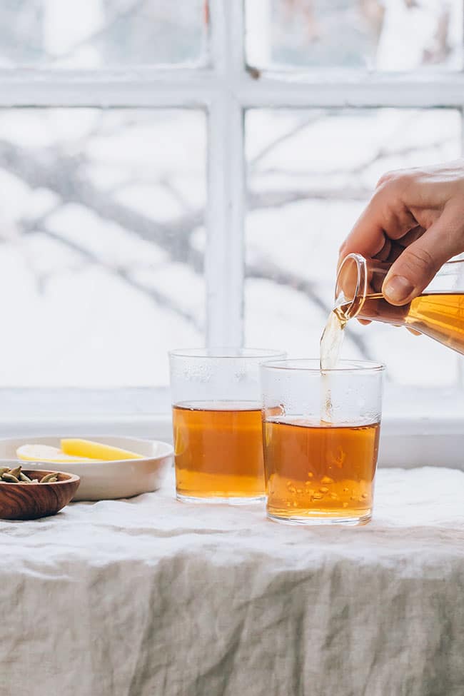 Gentle detox tea for liver and gallblader #detox #detoxtea #cleanse | TheAwesomeGreen.com 