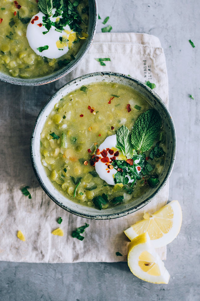 Vegetarian split pea soup for digestive cleanse #vegetarian #detox #splitpea #foodstyling #foodphotography | TheAwesomeGreen.com