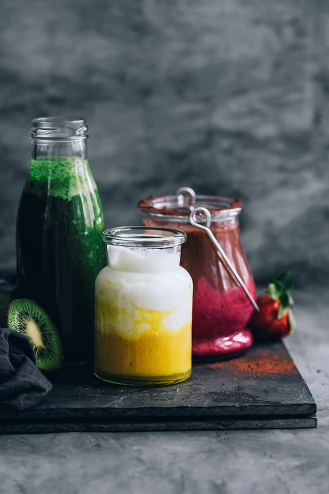 Breakfast power smoothie 3 ways - The Antioxidant, The Digestive Healer and The Energizer #smoothie #breakfast #cleanse #detox | TheAwesomeGreen.com