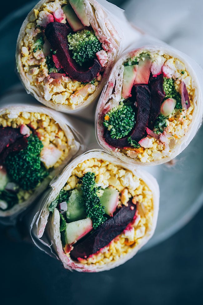 Time-saving #vegan breakfast burrito with tofu and roasted veggies #vegan #burrito #vegetarian #breakfast | TheAwesomeGreen.com