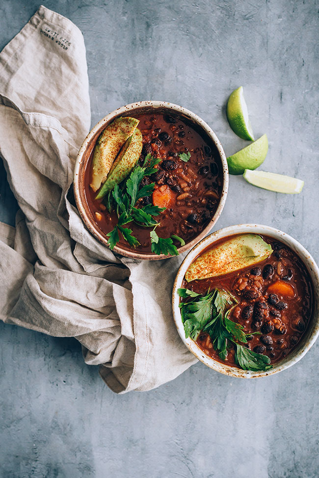 Black bean soup, a very easy recipe #vegan #soup #blackbeans | TheAwesomeGreen.com