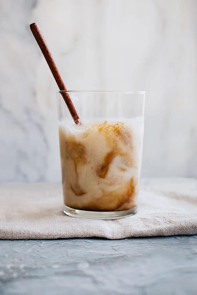 Quick coffee protein shake on the rocks #icedcoffee #proteinshake #energydrink | TheAwesomeGreen.com