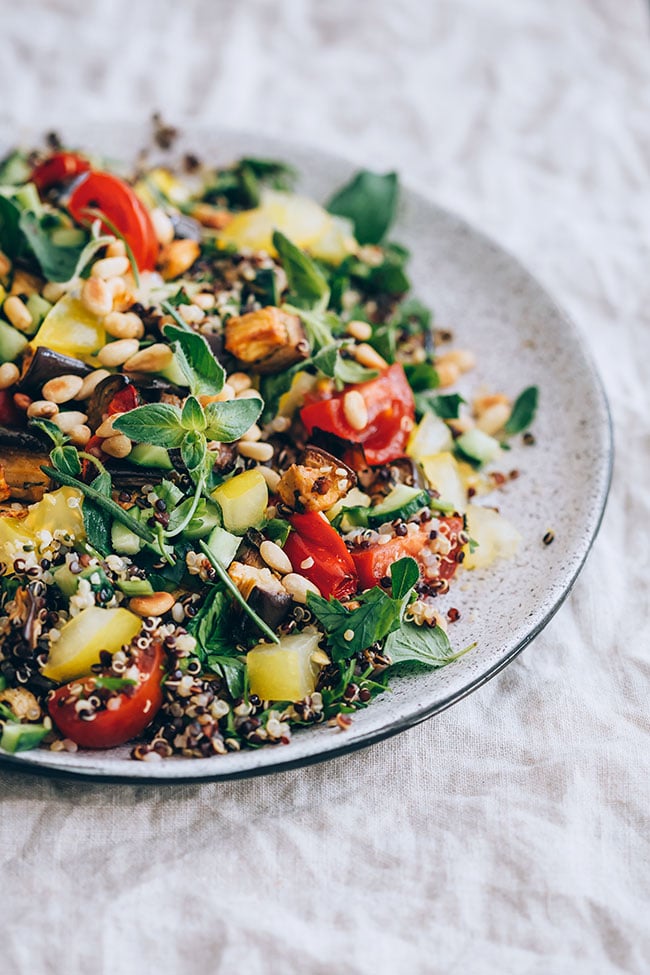 Roasted summer vegetables and quinoa salad #vegan #mediterranean #salad | TheAwesomeGreen.com