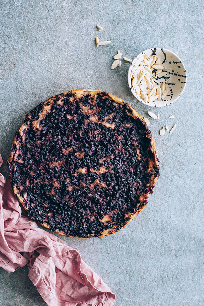 Super easy crustless blueberry pie #summer #vegetarian #dessert #blueberry # pie| TheAwesomeGreen.com