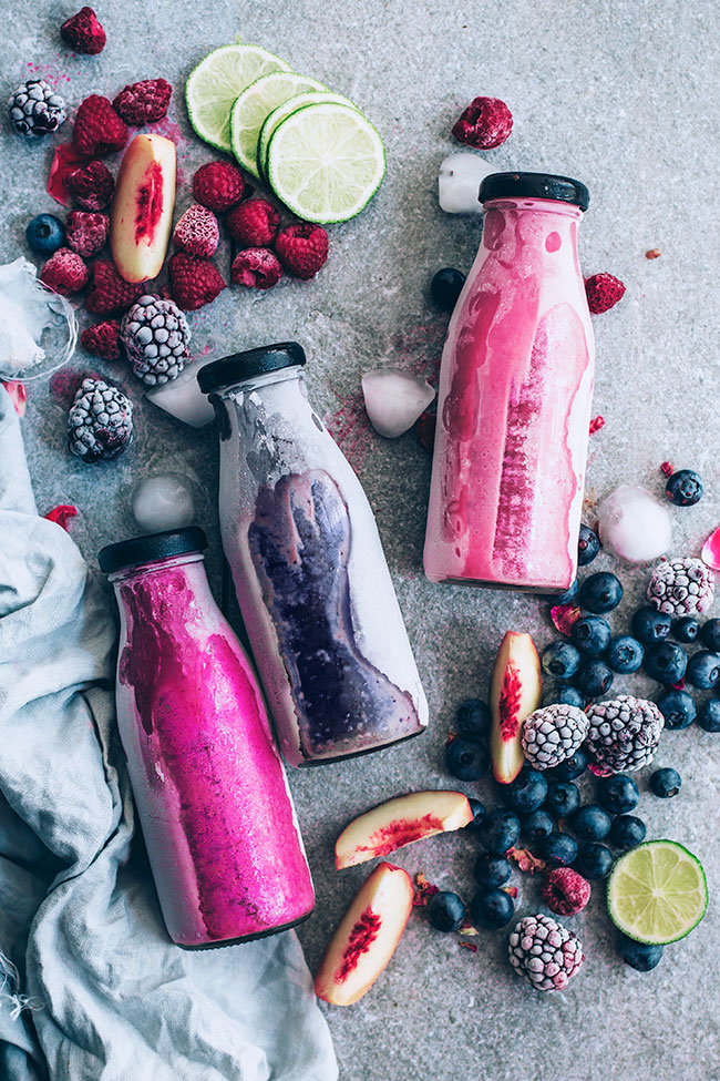 All berries smoothies, the very best of the summer #summer #smoothie #berries #vegetarian #foodphotography | TheAwesomeGreen.com