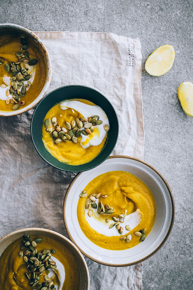 Very easy pumpkin and red lentil soup #vegan #soup #pumpkin #lentils | TheAwesomeGreen.com