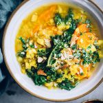 Anti-inflammatory lentil turmeric soup #vegan #soup #turmeric #lentilsoup #antiinflammatory | TheAwesomeGreen.com