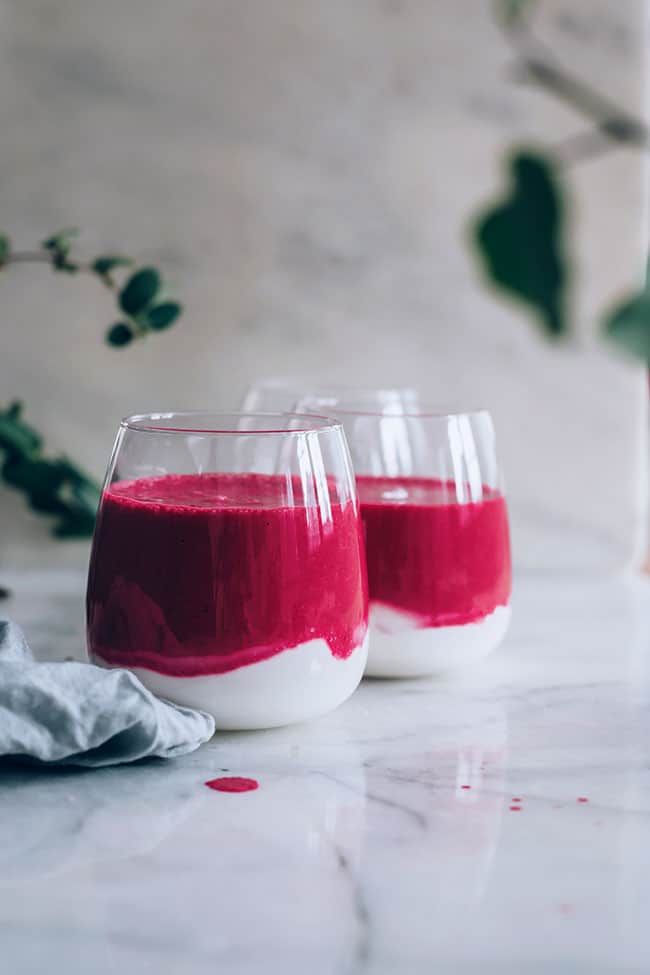 Beet, raspberry and yogurt smoothie for boosting the immune system #smoothie #beet #detox | TheAwesomeGreen.com