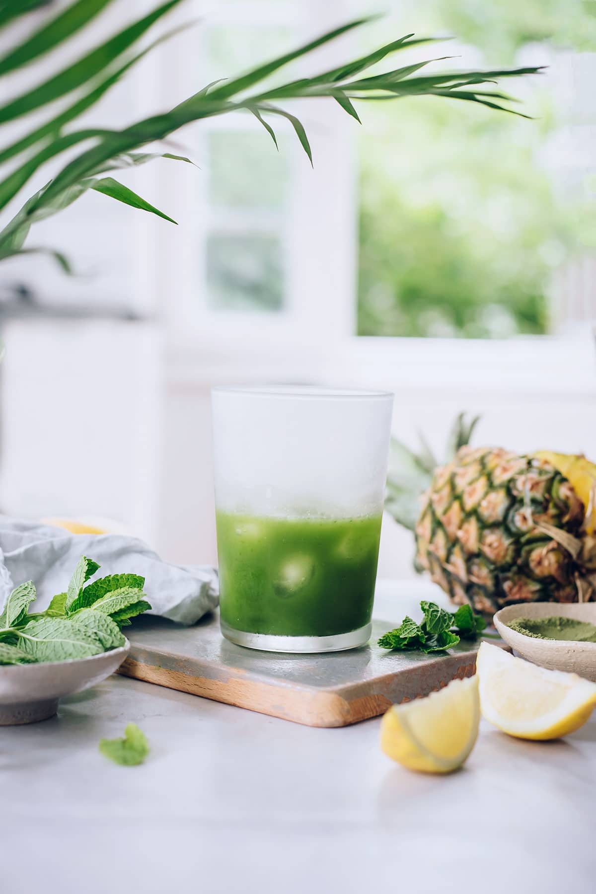 Tropical Detox Tea with Matcha, Mint and Pineapple #detoxtea #detox #summer #raw #matcha #hormonebalance | TheAwesomeGreen.com