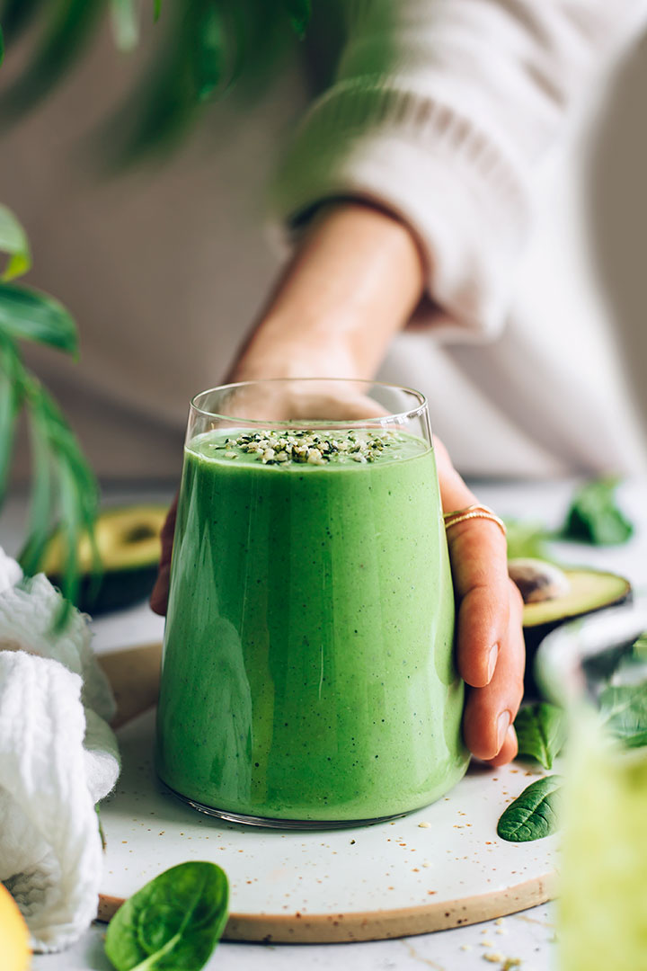 Avocado Smoothie For Weight Loss (With Banana and Spinach) - Go Eat Green